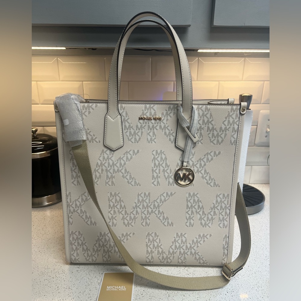 New With Tags Extra Large Michael Kors Tote with Crossbody Adjustable Strap